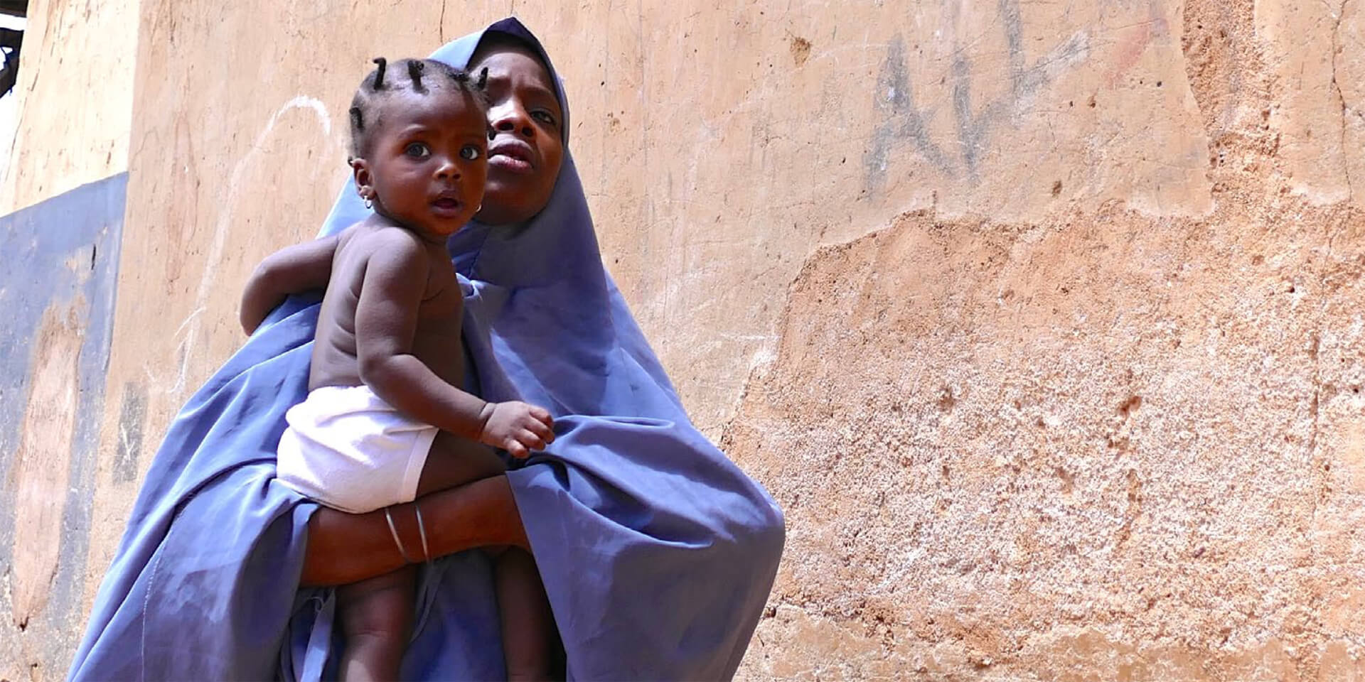 Frau mit Kind in Gurku, Nigeria 